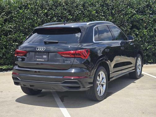 Mythos Black Metallic 2024 Audi Q3 Premium 45 TFSI S line quattro Tiptronic