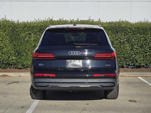 2024 Audi Q7 55 Premium Plus