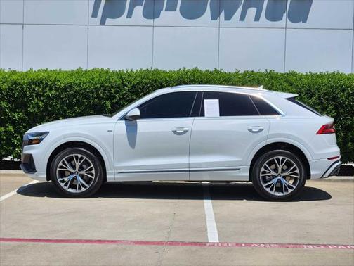 2023 Audi Q8 55 Premium Plus