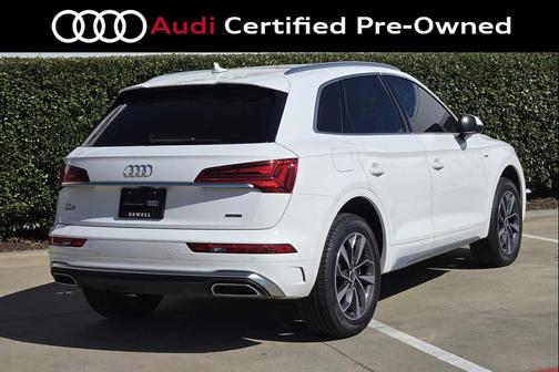 Ibis White 2023 Audi Q5 45 S line Premium Plus