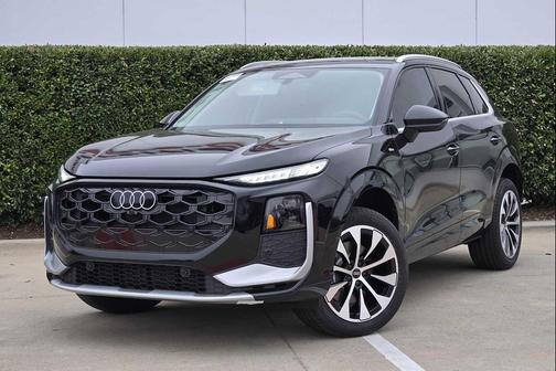 MYTHOS BLACK 2026 Audi Q3 S line