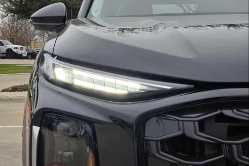 MYTHOS BLACK 2026 Audi Q3 S line