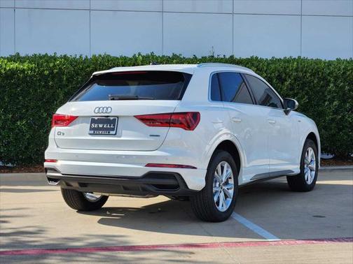 2025 Audi Q3 Premium 45 TFSI S line quattro Tiptronic