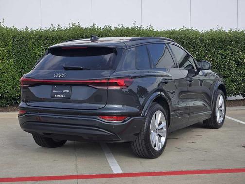 2025 Audi Q6 e-tron Premium Plus