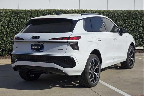 Glacier White Metallic 2026 Audi Q3 TFSI quattro S tronic