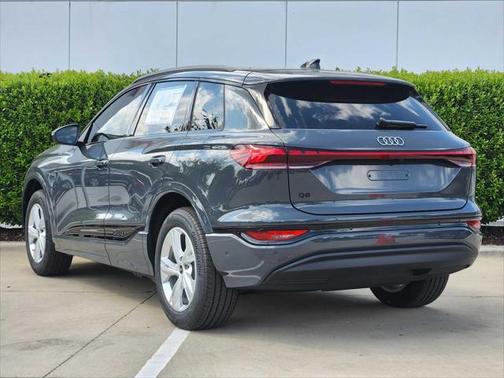 2025 Audi Q6 e-tron Premium Plus
