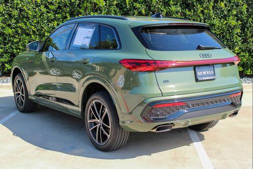 District Green Metallic 2026 Audi Q5 Premium Plus TFSI quattro S tronic