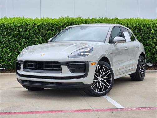 2022 Porsche Macan Base