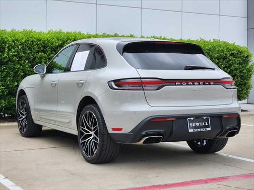 2022 Porsche Macan Base