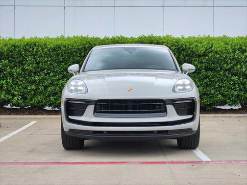 2022 Porsche Macan Base