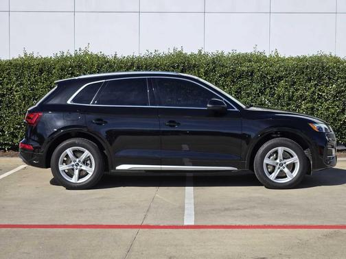2022 Audi Q5 40 Premium
