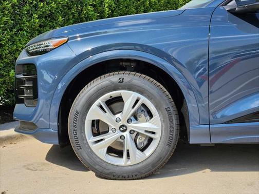 2025 Audi Q6 e-tron Premium Plus