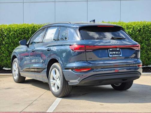2025 Audi Q6 e-tron Premium Plus
