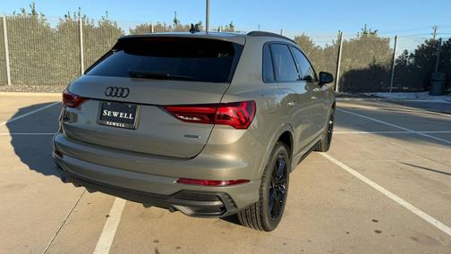 2025 Audi Q3 Premium 45 TFSI S line quattro Tiptronic