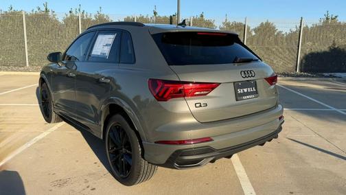 2025 Audi Q3 Premium 45 TFSI S line quattro Tiptronic