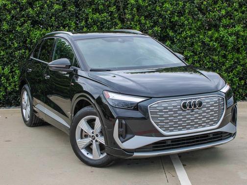 Mythos Black Metallic 2024 Audi Q4 e-tron Premium Plus 55 quattro