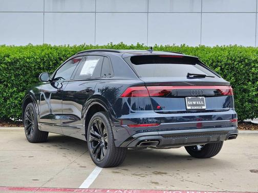 2025 Audi Q8 55 Premium Plus