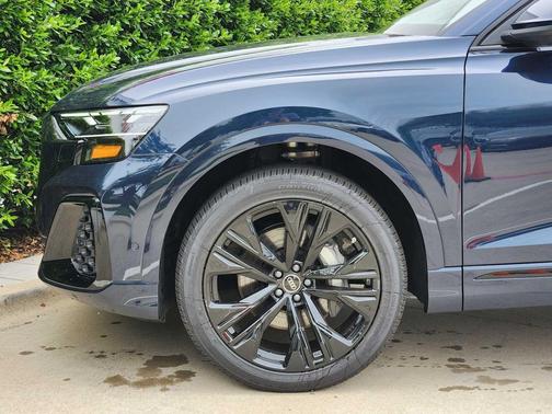 2025 Audi Q8 55 Premium Plus