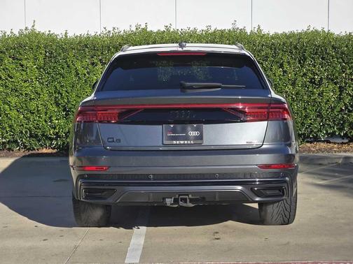 2022 Audi Q8 55 Premium Plus