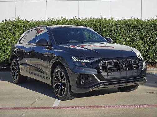 2022 Audi Q8 55 Premium Plus