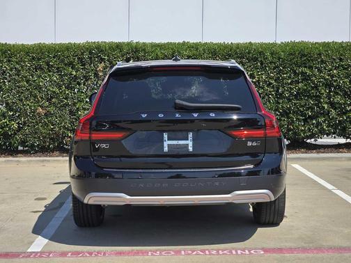 2023 Volvo V90 Cross Country B6 Ultimate