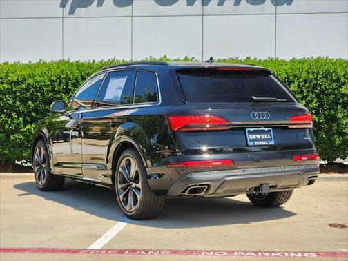 2025 Audi Q7 55 Premium Plus