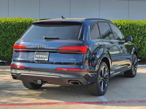 2025 Audi Q7 55 Premium Plus