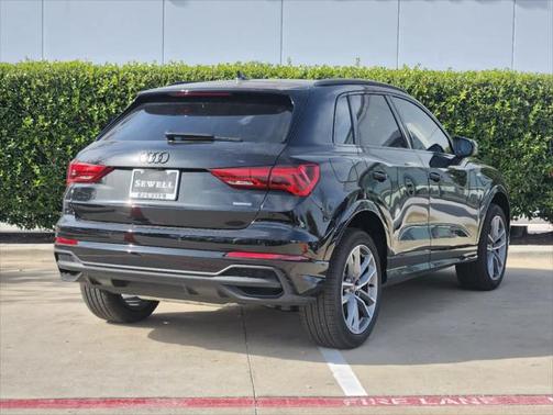 2025 Audi Q3 Premium 45 TFSI S line quattro Tiptronic
