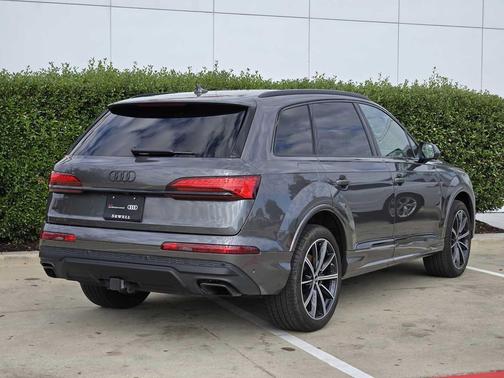 2025 Audi Q7 45 Premium Plus