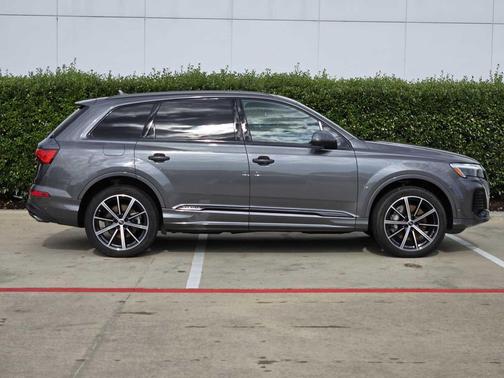 2025 Audi Q7 45 Premium Plus