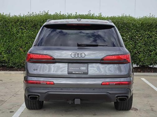 2025 Audi Q7 45 Premium Plus