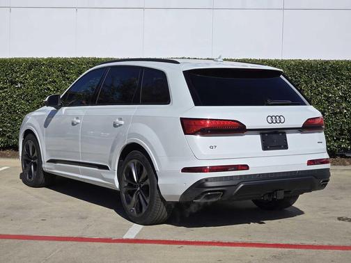 2026 Audi Q7 55 Premium Plus