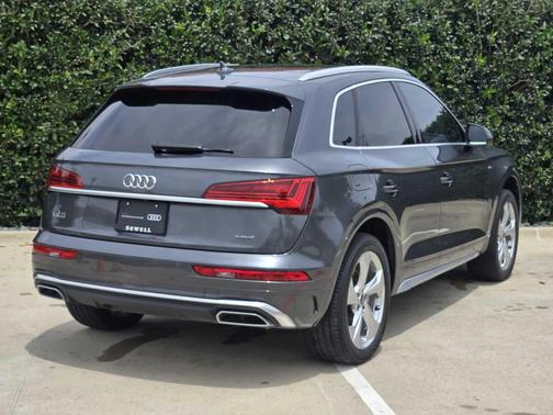 Daytona Gray Pearl Effect 2023 Audi Q5 45 S line Prestige