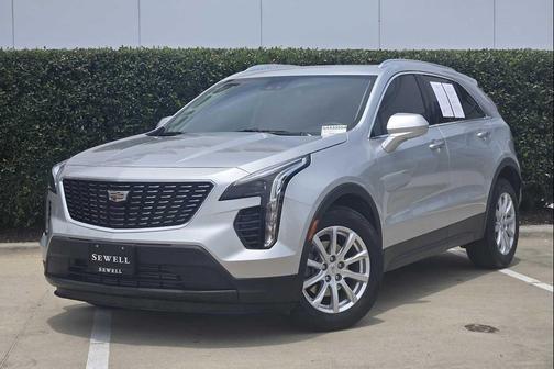 Radiant Silver Metallic 2022 Cadillac XT4 Luxury