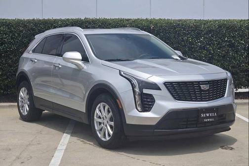 Radiant Silver Metallic 2022 Cadillac XT4 Luxury