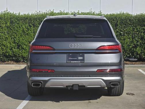 2025 Audi Q7 55 Premium Plus