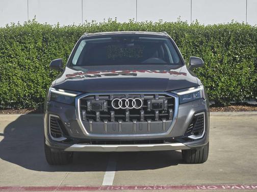 2025 Audi Q7 55 Premium Plus