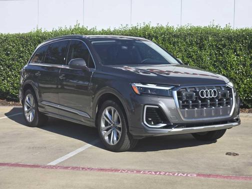 2025 Audi Q7 55 Premium Plus