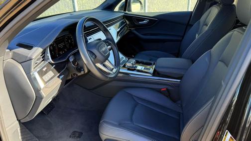 2025 Audi Q7 55 Premium Plus