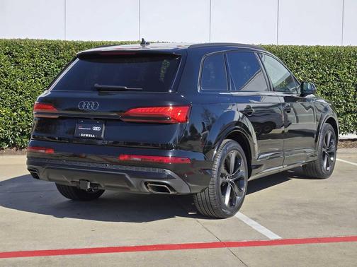 2025 Audi Q7 55 Premium Plus