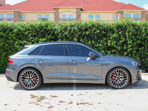 Daytona Gray Pearl Effect 2026 Audi SQ8 4.0T Prestige