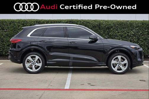 MYTHOS BLACK 2025 Audi Q5 Premium Plus TFSI quattro S tronic