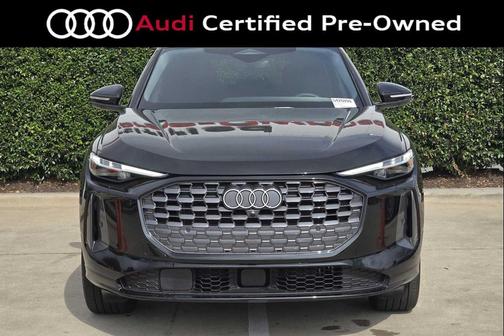 MYTHOS BLACK 2025 Audi Q5 Premium Plus TFSI quattro S tronic