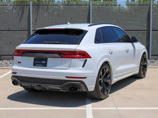 GLACIER WHITE 2021 Audi RS Q8 4.0T