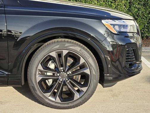 2026 Audi Q7 55 Premium Plus