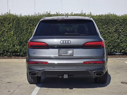 2025 Audi Q7 45 Premium Plus