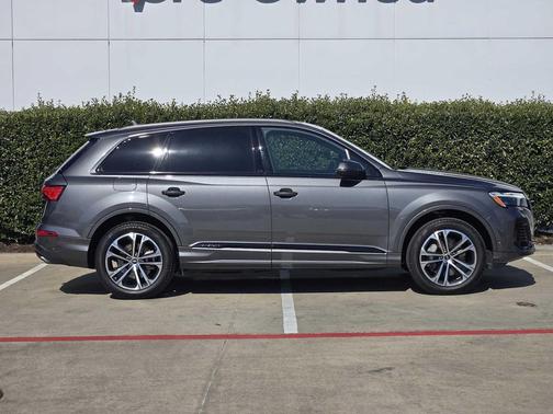 2025 Audi Q7 45 Premium Plus