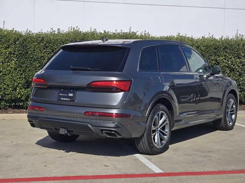 2025 Audi Q7 45 Premium Plus