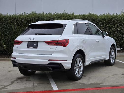 2025 Audi Q3 Premium 45 TFSI S line quattro Tiptronic