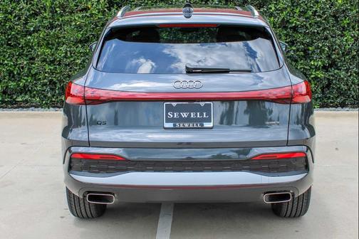 Tambora Gray Metallic 2026 Audi Q5 Premium TFSI quattro S tronic
